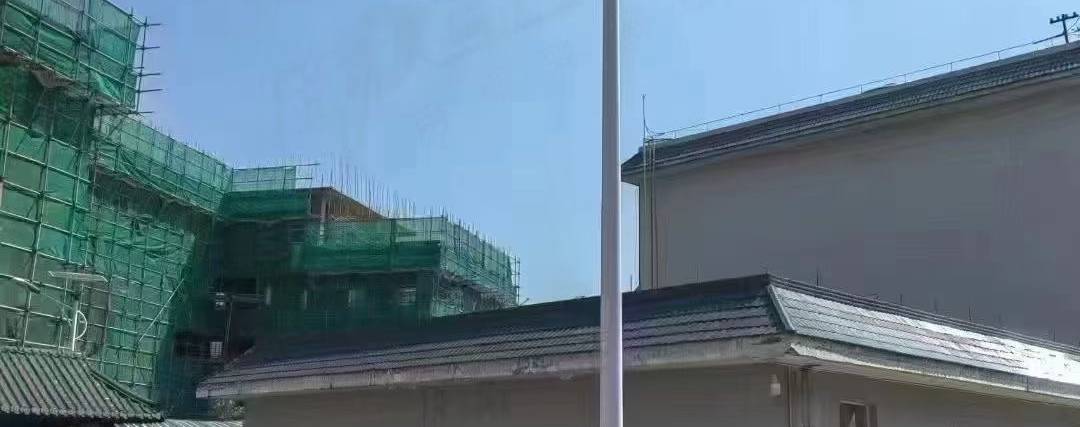 一体化太阳能路灯乡村道路点亮实拍
